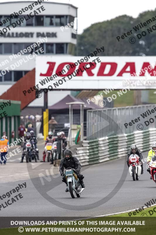 Vintage motorcycle club;eventdigitalimages;mallory park;mallory park trackday photographs;no limits trackdays;peter wileman photography;trackday digital images;trackday photos;vmcc festival 1000 bikes photographs